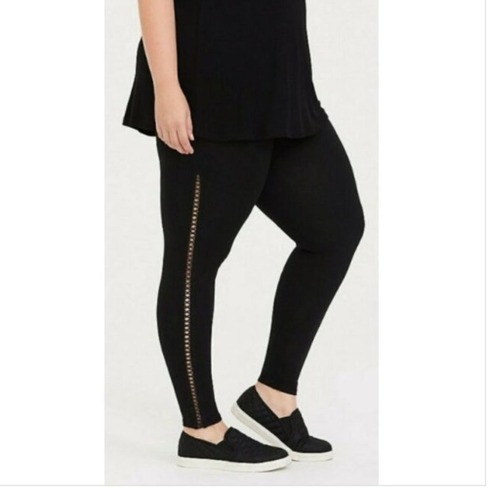 Torrid Black Lattice Trim Leggings Size 1X